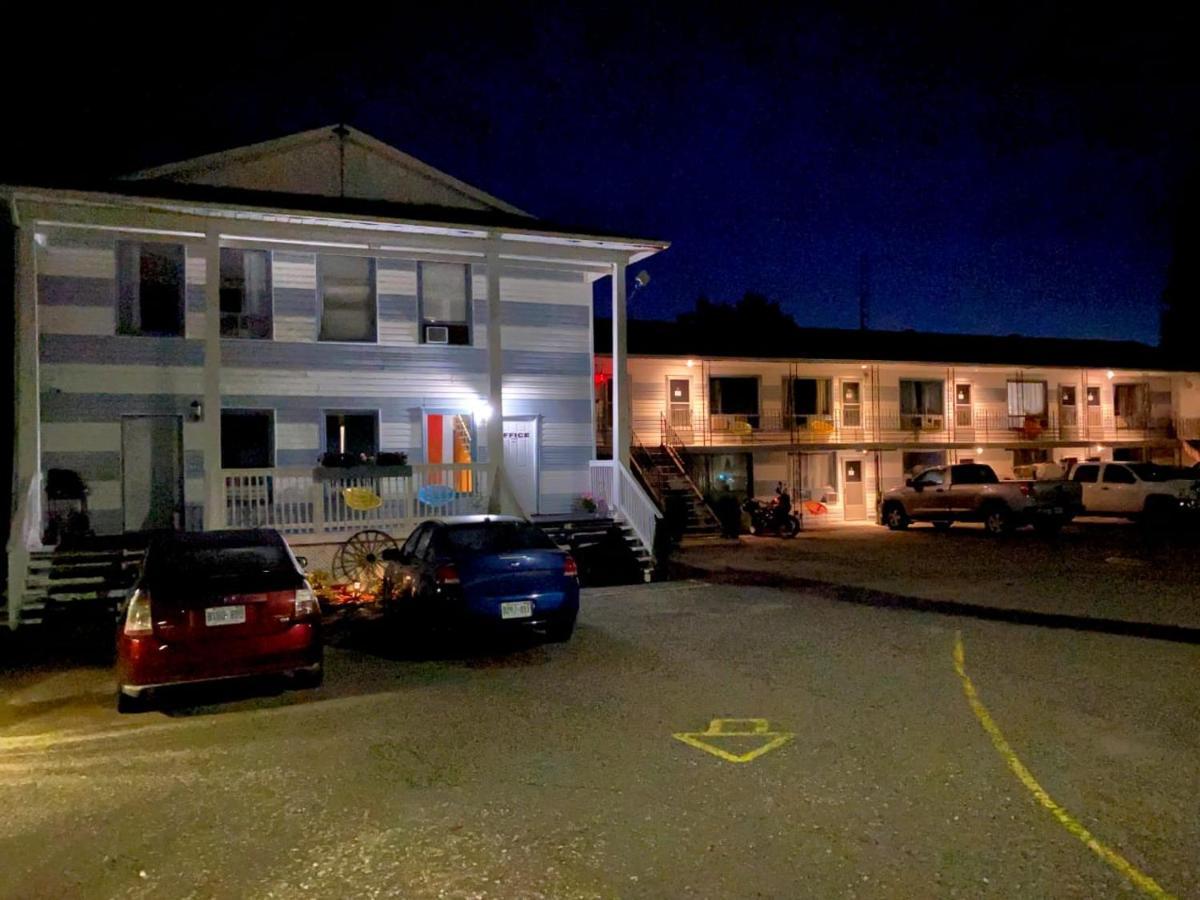 Bay Lake Inn - Frontiersman Motel Latchford Dış mekan fotoğraf