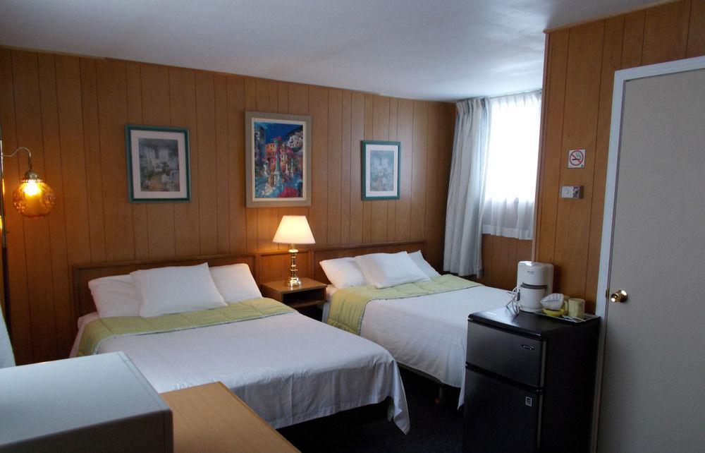 Bay Lake Inn - Frontiersman Motel Latchford Dış mekan fotoğraf