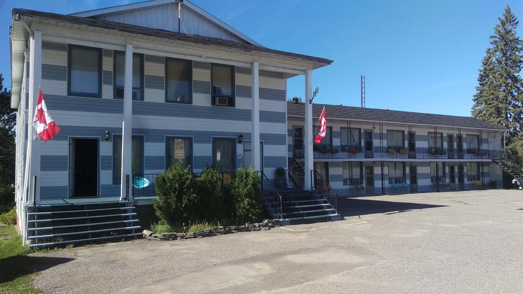 Bay Lake Inn - Frontiersman Motel Latchford Dış mekan fotoğraf