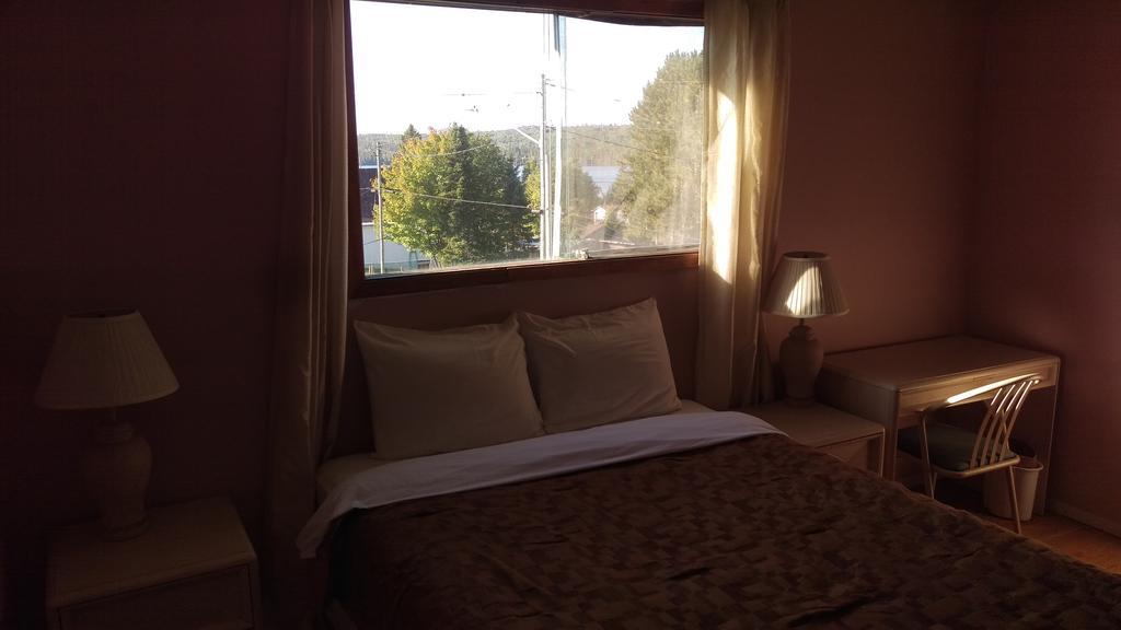 Bay Lake Inn - Frontiersman Motel Latchford Dış mekan fotoğraf