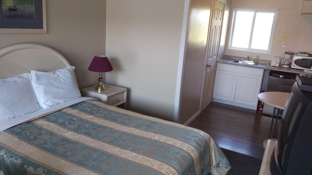 Bay Lake Inn - Frontiersman Motel Latchford Dış mekan fotoğraf