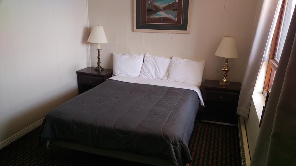 Bay Lake Inn - Frontiersman Motel Latchford Dış mekan fotoğraf